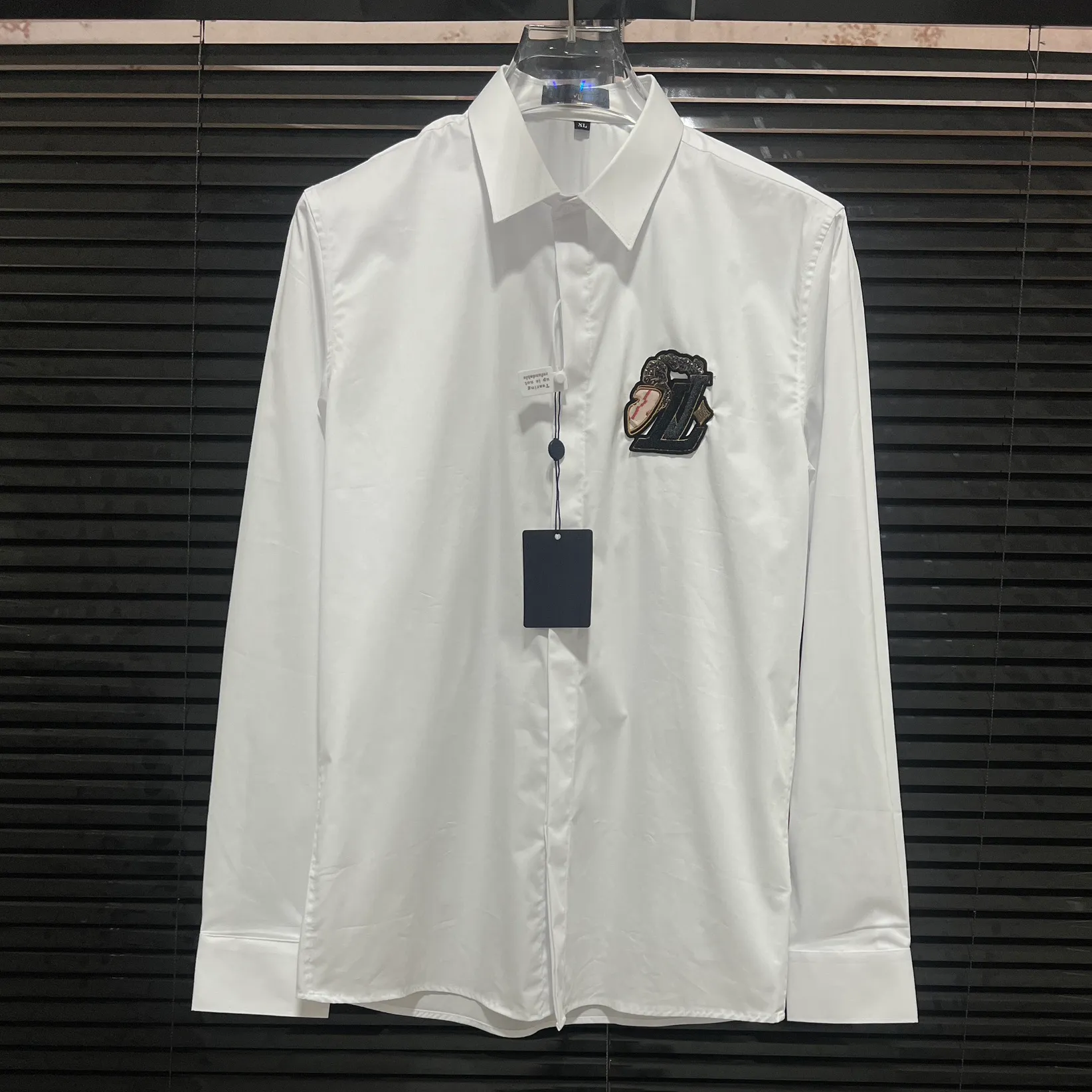 2025 Designer dress shirt Butt - Mens Formal recension och pris