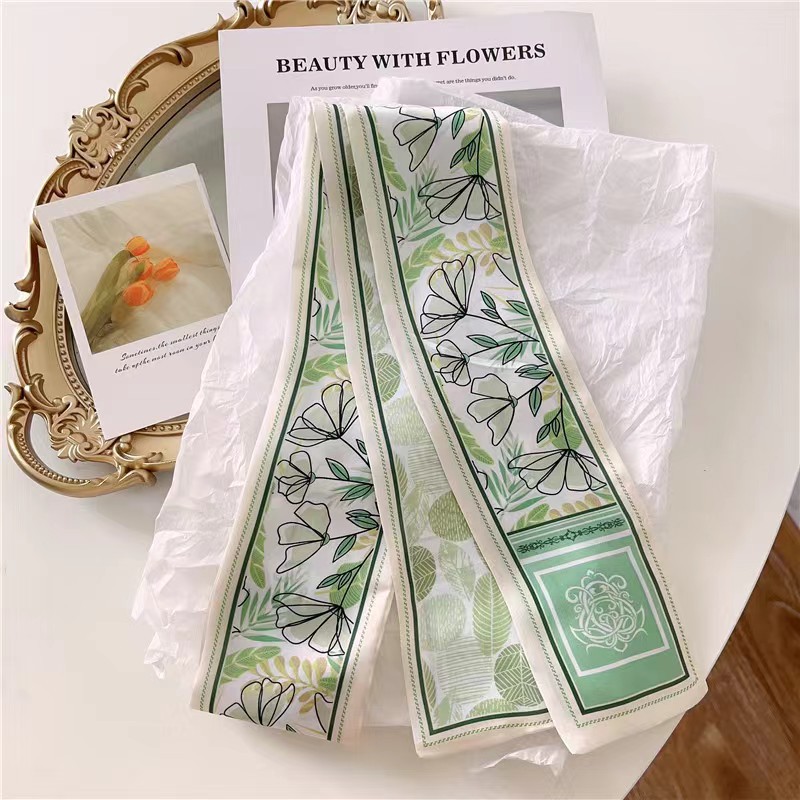 Delicate Floral Print Silk Sca - Silk Tie Woven recension och pris