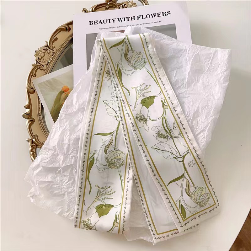 Delicate Floral Print Silk Sca - Silk Tie Woven recension och pris