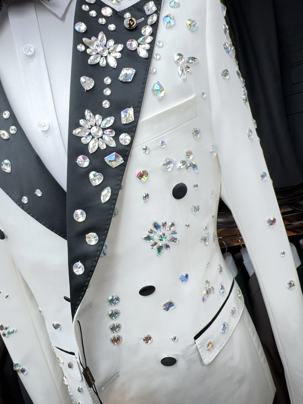 2025 Sparkly In Stock Crystals - Elegant Formal Men'S Wear recension och pris